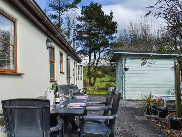 Sitting-out-area | Lowena, Davidstow, near Camelford