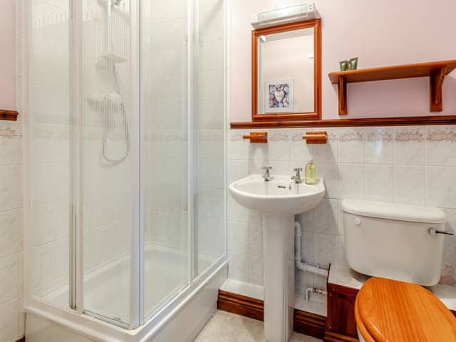 Shower room | The Haybarn - Hill Farm Holiday Cottages, Rosedale East, near Pickering