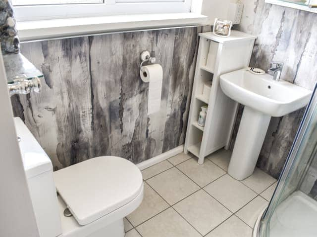 Shower room | Seacliff, Shanklin