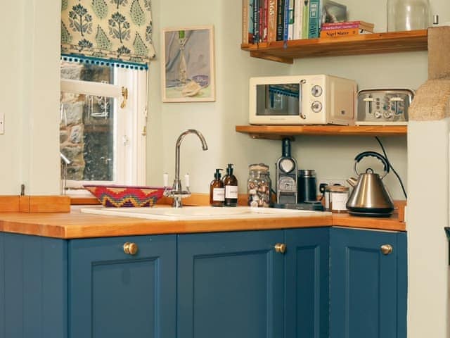 Kitchen area | Coates Cottage, Baslow, near Bakewell