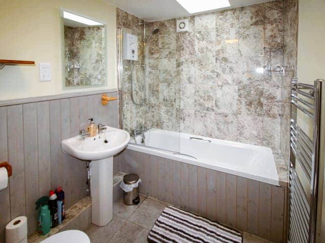 Bathroom | Sloe Cottage, Withiel near Wadebridge