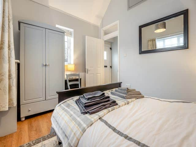 Double bedroom | Wisteria Cottage, Heathfield