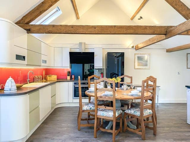 Kitchen/diner | Skylarks&rsquo; Nest - Manor Farm Barns, Witton, near Happisburgh