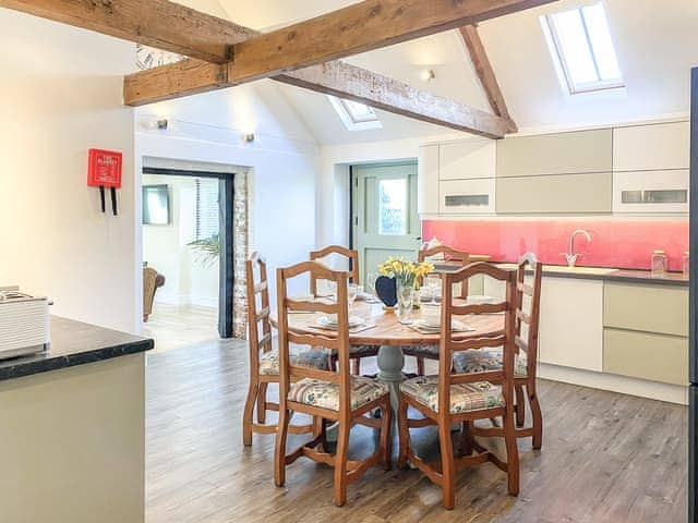 Kitchen/diner | Skylarks&rsquo; Nest - Manor Farm Barns, Witton, near Happisburgh