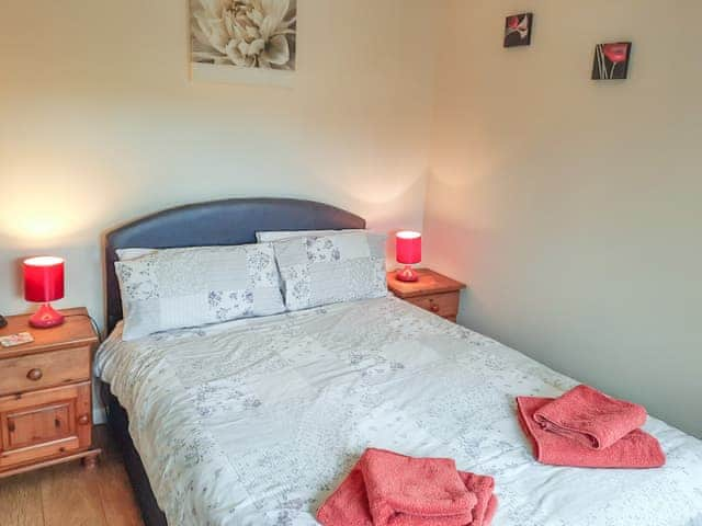 Double bedroom | Cowslip Cottage - Clapham Holme Farm Cottages, Great Hatfield, near Hornsea