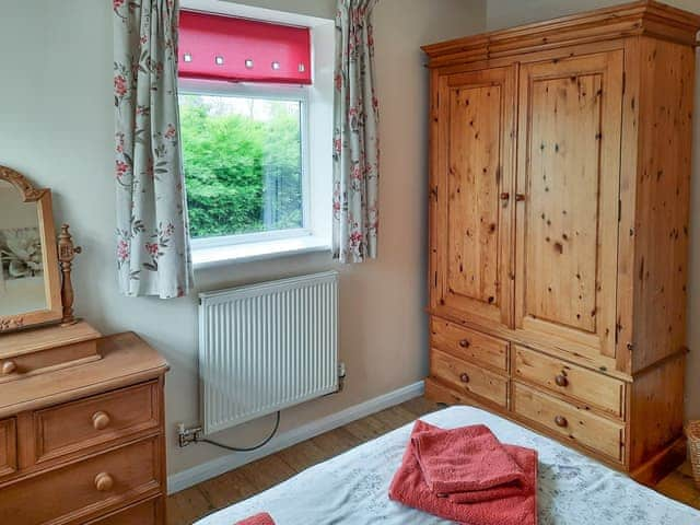 Double bedroom | Cowslip Cottage - Clapham Holme Farm Cottages, Great Hatfield, near Hornsea