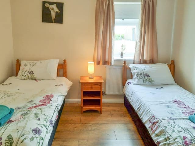 Twin bedroom | Daffodil - Clapham Holme Farm Cottages, Great Hatfield, near Hornsea