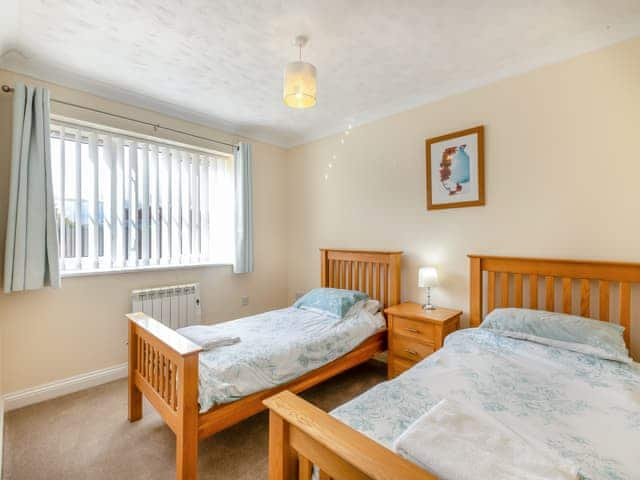 Twin bedroom | Sea Spray, Bacton