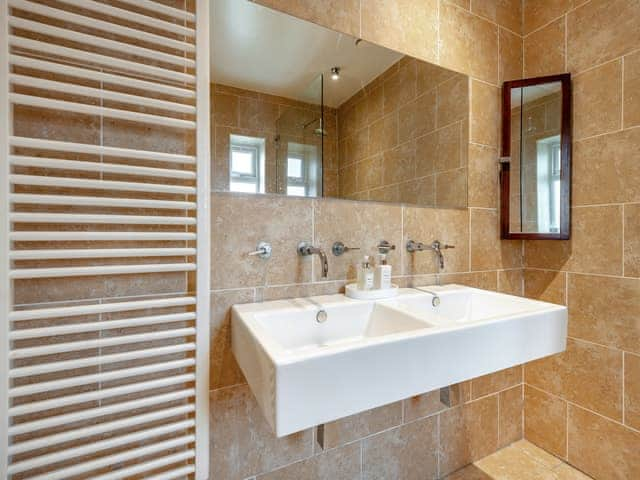 En-suite | Number 3, Bournemouth