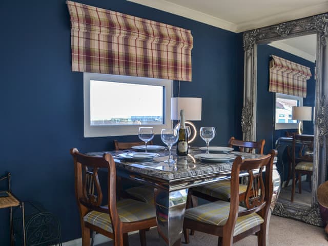 Dining Area | Seagulls Chalet 5, Wilsthorpe