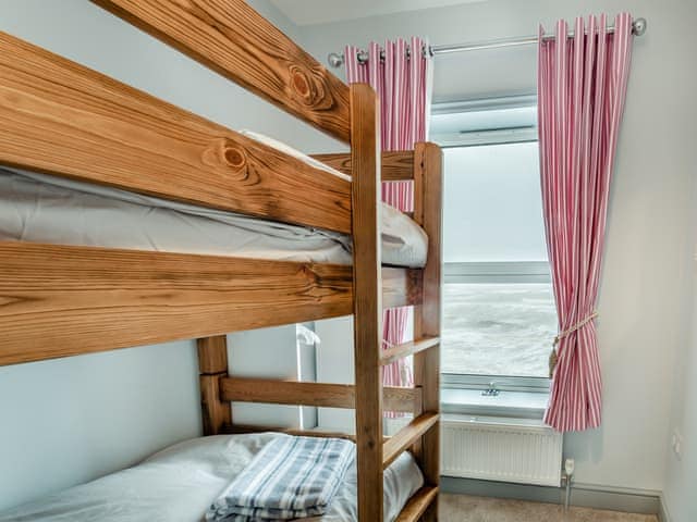 Bunk bedroom | Stones Throw Cottage, Sheringham