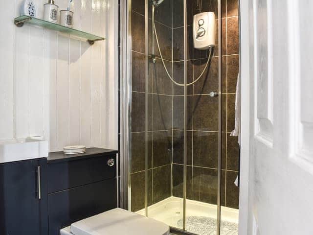 En-suite | Squirrels Nest, Littleham, near Bideford