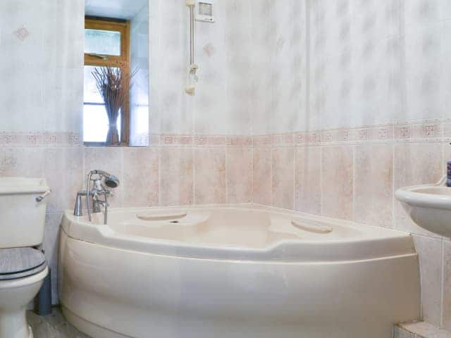 Bathroom | Sunset View - Pasture Farm Cottages, Near Aspatria