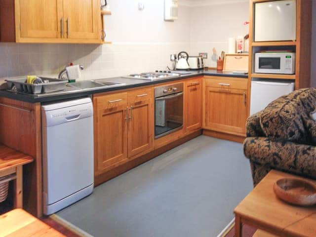 Kitchen | Lee Cottage - St Cuthbert&rsquo;s Square, Holy Island