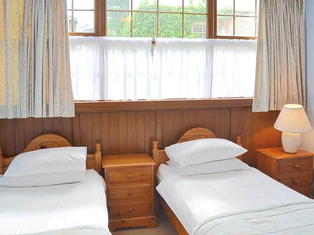 Twin bedroom | Coach House - Penmorvah Manor Courtyard Cottages, Budock Water, near Falmouth