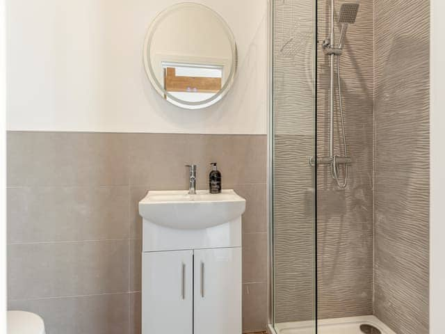 En-suite | The Sett - Fletland Holiday Hamlet , Baston, near Stamford