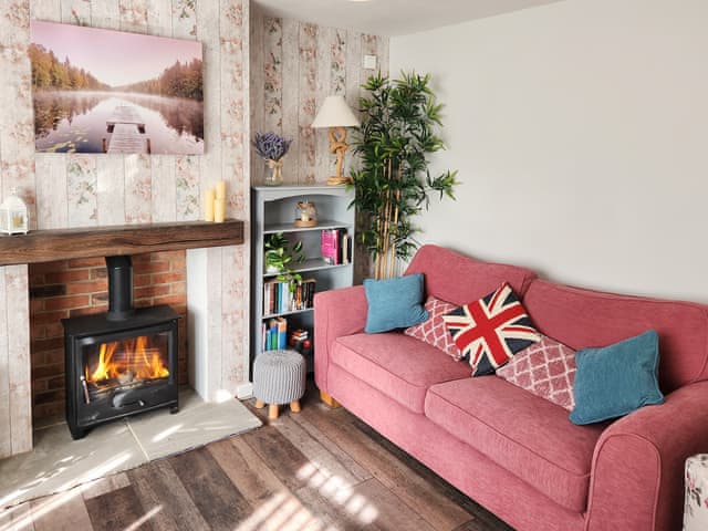 Homely living/dining room | Little Tern, Beadnell, near Seahouses