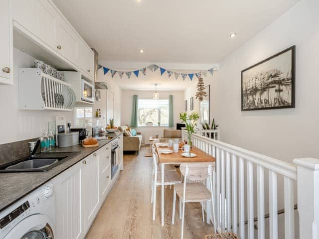 Kitchen/diner | Starboard - Two Sails, Brixham