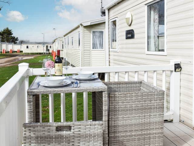 Sitting-out-area | Seaside Dreams, California