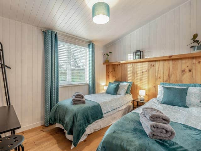 Twin bedroom | Heather Lodge, Willington, near Derby