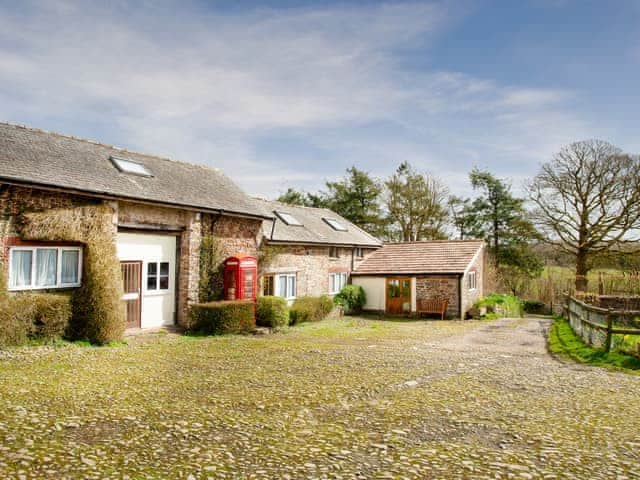 Setting | Collacott Farm, Kings Nympton, near South Molton