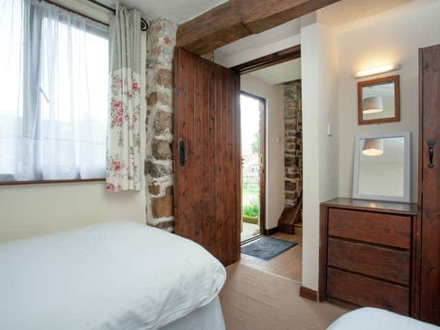 Twin bedroom | Kings - Collacott Farm, Kings Nympton, near South Molton