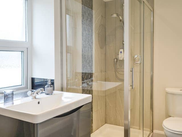 Shower room | Moat View, Brampton