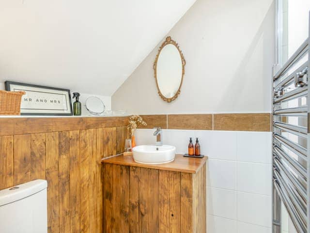 Shower room | The Boat Shed - Meadow Farm, Hickling