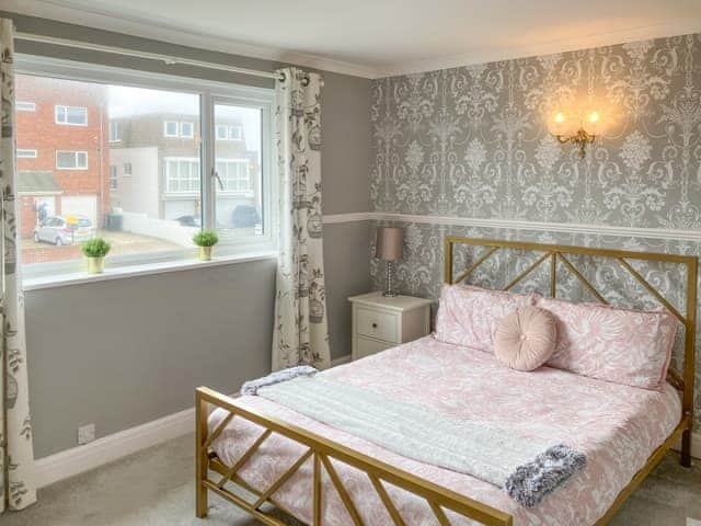 First floor king size bedroom with sea glimpses | Poppy&rsquo;s by the sea, Hayling Island