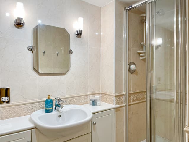 Shower room | Nutkins Nook, Ambleside