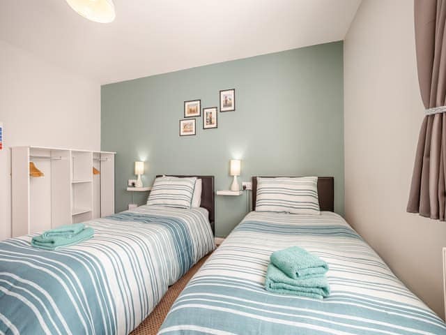 Twin bedroom | Katelan&rsquo;s Cottage - Pigeon Cottage Holidays, North Somercoates