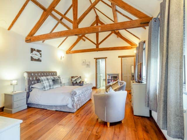 Double bedroom | Squirrel Barn - High House Barns, Foulsham, near Reepham