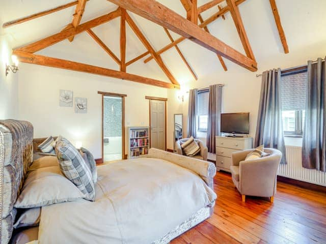 Double bedroom | Squirrel Barn - High House Barns, Foulsham, near Reepham