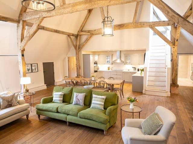 Open plan living space | Olivers Barn - Fishers Farm Barns, Shefford Woodlands Near Hungerford