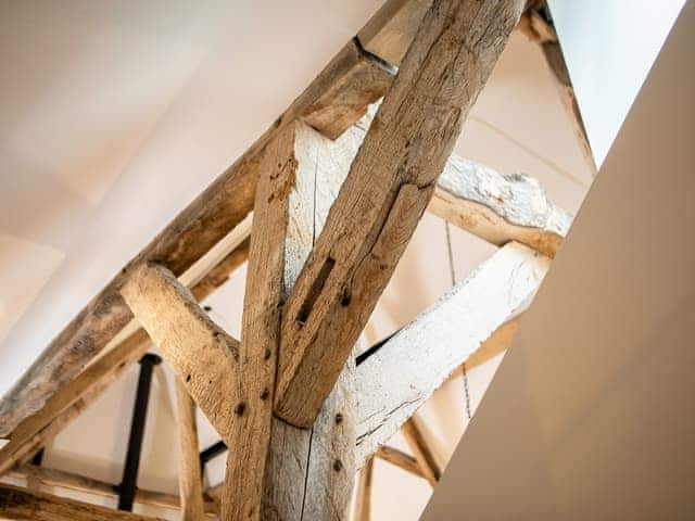 Exposed wood beams throughout the living areas | Olivers Barn - Fishers Farm Barns, Shefford Woodlands Near Hungerford