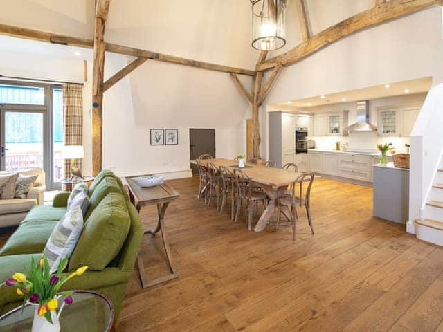 Dining Area | Olivers Barn - Fishers Farm Barns, Shefford Woodlands Near Hungerford