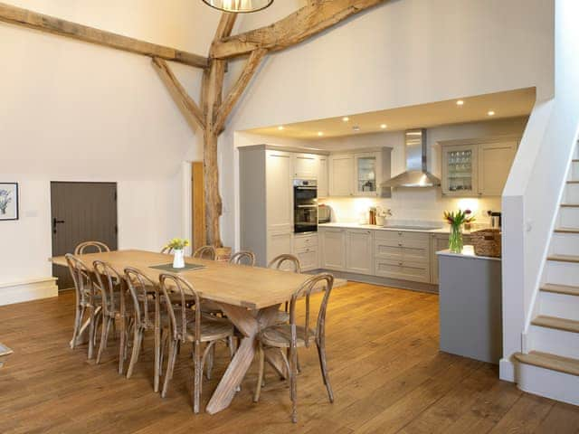 Dining Area | Olivers Barn - Fishers Farm Barns, Shefford Woodlands Near Hungerford