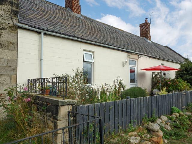 Exterior | Brier Dene Middle Cottage - Brier Dene Farm Cottages, Old Hartley, near Whitley Bay 