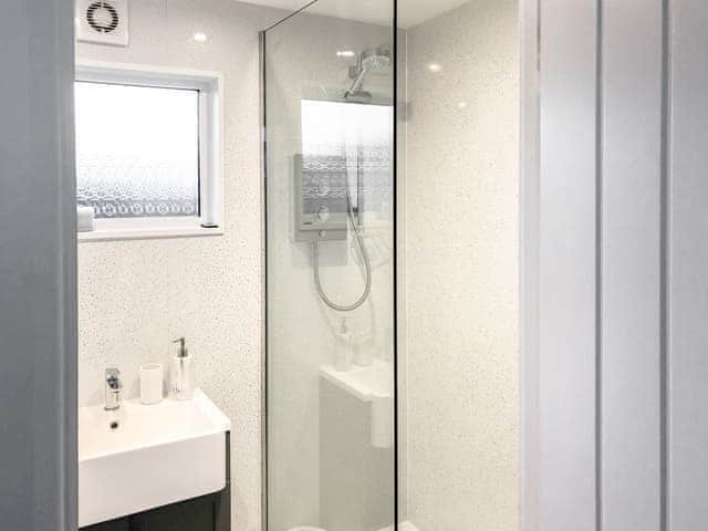 Shower room | Seascape Lodge, Chapel St. Leonards, near Skegness