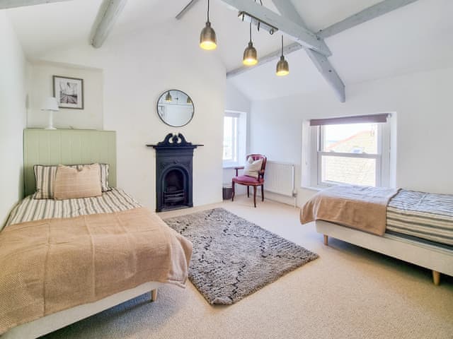 Twin bedroom | Lantern Cottage, Brixham