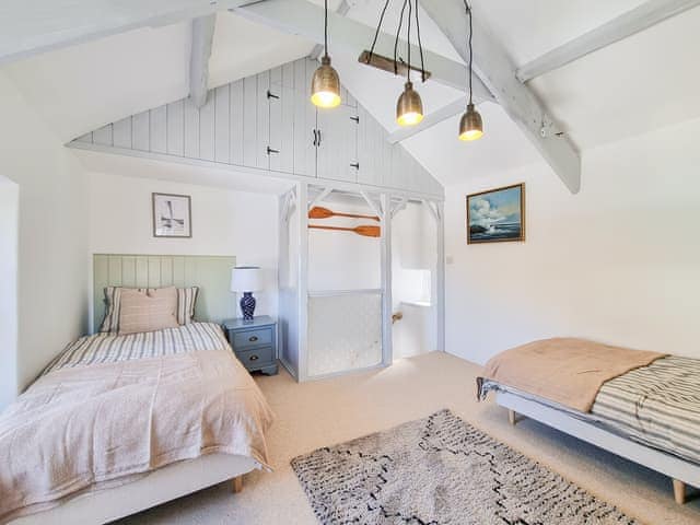 Twin bedroom | Lantern Cottage, Brixham