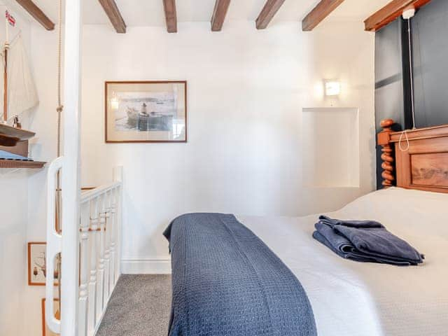 Double bedroom | Withnail&rsquo;s Hideaway - Fishermans Cottages, Whitby