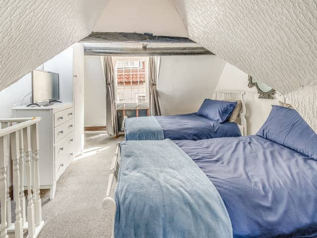 Twin bedroom | Caedmon Cottage - Fishermans Cottages, Whitby