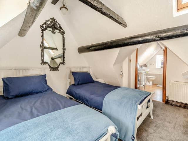 Twin bedroom | Caedmon Cottage - Fishermans Cottages, Whitby