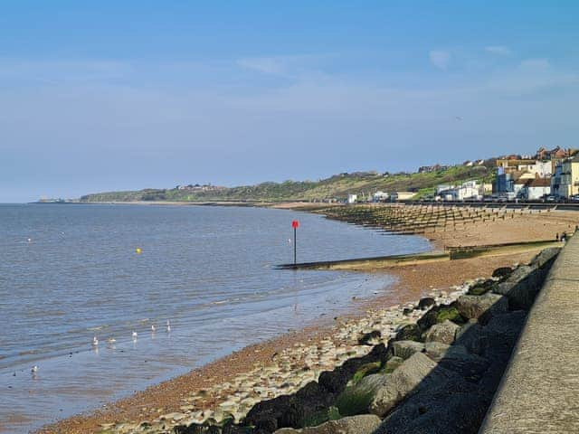 Beach walk from Reculver Towers through Herne Bay to Whitstable | Vitamin Sea Residency, Herne Bay