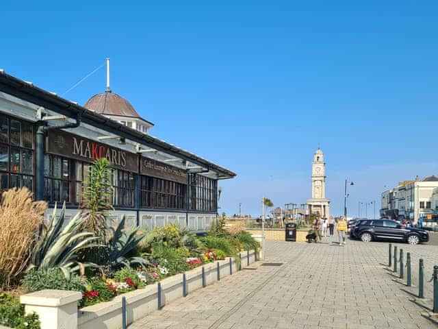 Herne Bay&rsquo;s victorian bandstand and clocktower | Vitamin Sea Residency, Herne Bay