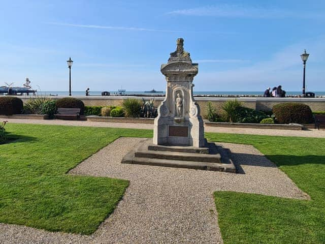 Herne Bay&rsquo;s victorian promenade and pier | Vitamin Sea Residency, Herne Bay