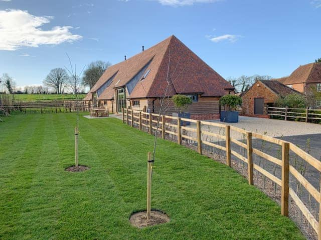 Exterior | Hatchers Barn - Fishers Farm Barns, Shefford Woodlands Near Hungerford