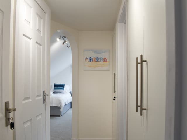 Dressing area twin bedroom 3. | Pebble Cottage, Middleton-on-Sea, near Bognor Regis