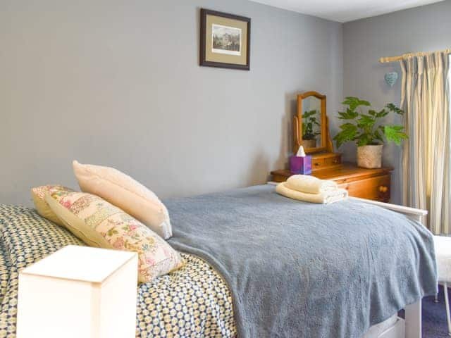 Single bedroom | Hollyhock Cottage, Tenterden